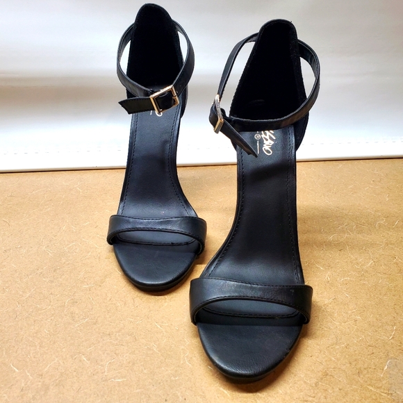 Black High Heels 8.5 - Picture 1 of 8